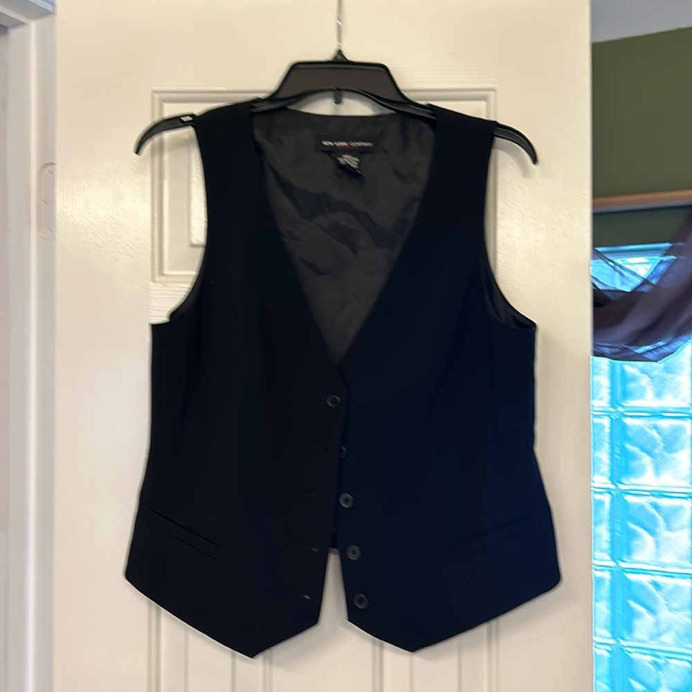 New York and Company black vest euc